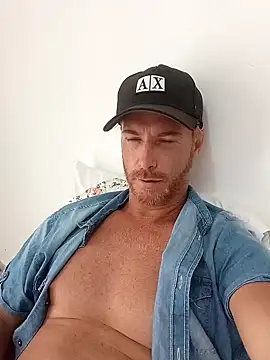 Snapshot of Loiroatv36 chatting on February 2026 05:21:01 PM Loiroatv36 online show from February 2026 05:21:01 PM