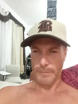 Snapshot of Loiroatv36 chatting on April 2026 11:54:01 PM Loiroatv36 online show from April 2026 11:54:01 PM