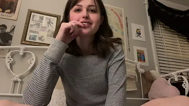 Snapshot of urbbydollxx chatting on September 2025 04:34:02 AM urbbydollxx online show from September 2025 04:34:02 AM