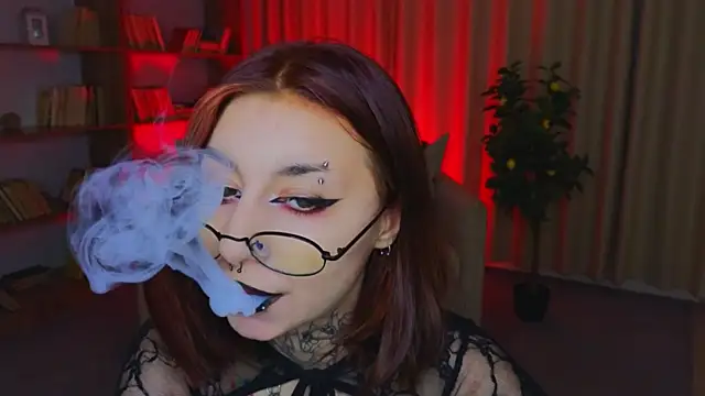 Snapshot of Mistress__Marcelline chatting on June 2026 05:12:01 AM Mistress Marcelline online show from June 2026 05:12:01 AM