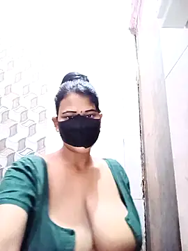 Snapshot of varnika chatting on April 2026 08:19:02 AM varnika online show from April 2026 08:19:02 AM