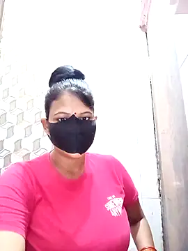 Snapshot of varnika chatting on April 2026 01:02:02 PM varnika online show from April 2026 01:02:02 PM