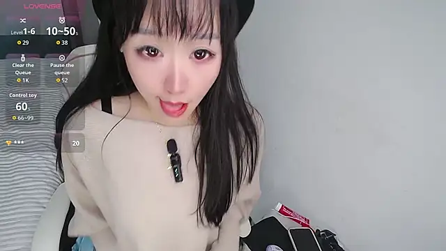 Snapshot of Angela-AMY chatting on October 2025 12:56:02 PM Angela-AMY online show from October 2025 12:56:02 PM