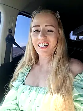 Snapshot of DeeA_Blondy chatting on September 2025 11:26:02 AM DeeA Blondy online show from September 2025 11:26:02 AM