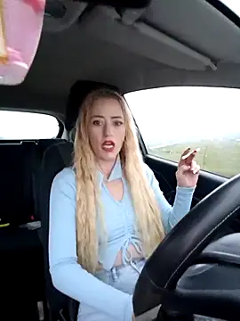 Snapshot of DeeA_Blondy chatting on October 2025 04:43:02 AM DeeA Blondy online show from October 2025 04:43:02 AM