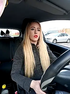 Snapshot of DeeA_Blondy chatting on October 2025 05:37:02 AM DeeA Blondy online show from October 2025 05:37:02 AM