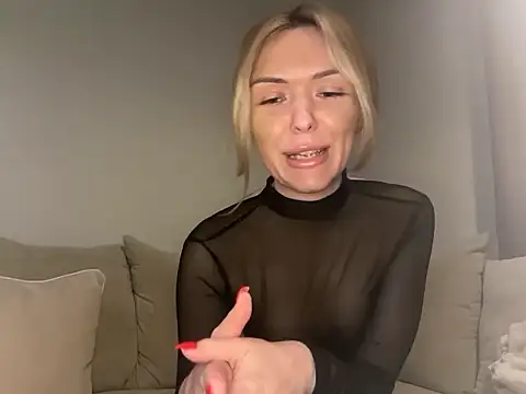 Snapshot of lolableux chatting on September 2025 11:19:01 PM lolableux online show from September 2025 11:19:01 PM