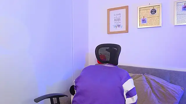 yulian vasquez online show from November 2025 12:29:02 PM