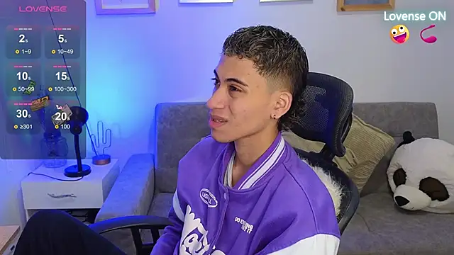 yulian vasquez online show from November 2025 12:27:02 PM