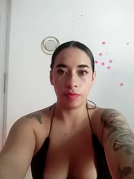 Snapshot of Valenn_fernandez chatting on June 2026 07:57:02 PM Valenn fernandez online show from June 2026 07:57:02 PM