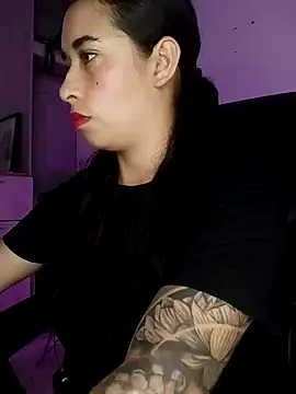 Snapshot of Valenn_fernandez chatting on June 2026 10:03:01 PM Valenn fernandez online show from June 2026 10:03:01 PM