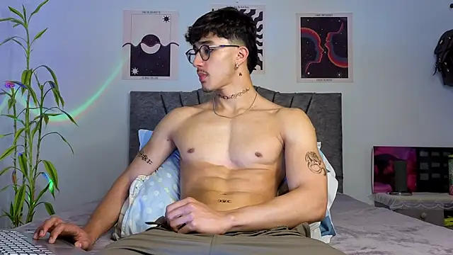 LatinReall online show from November 2025 12:43:02 AM