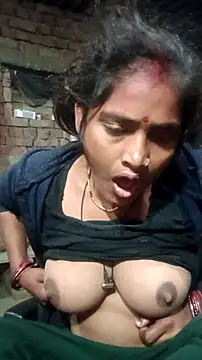 Guriya0076 online show from February 2026 09:29:02 PM