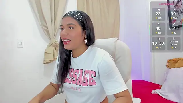 andrea sanchezz online show from November 2025 07:13:01 PM