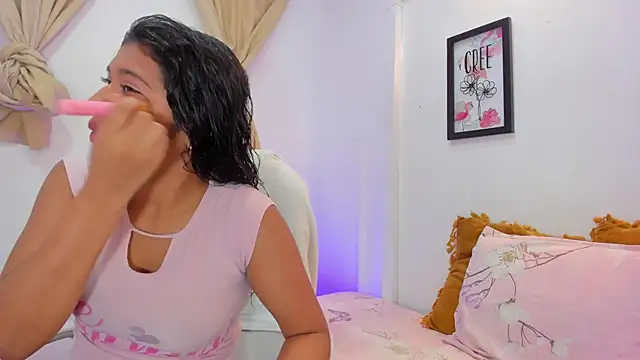 andrea sanchezz online show from November 2025 12:31:02 PM