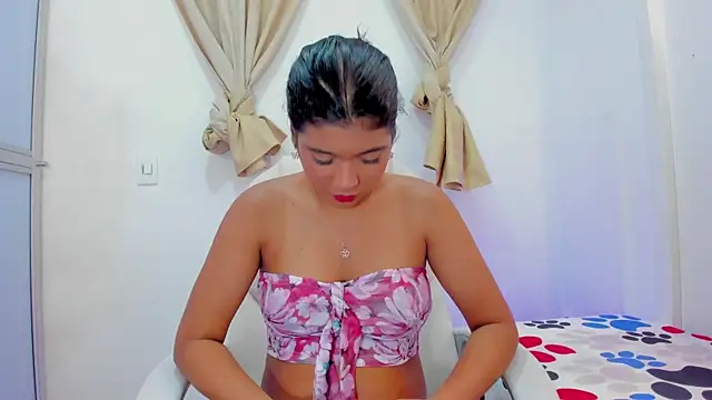 andrea sanchezz online show from December 2025 06:50:01 PM