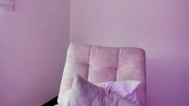 Arianna Jannes online show from October 2025 05:24:01 PM