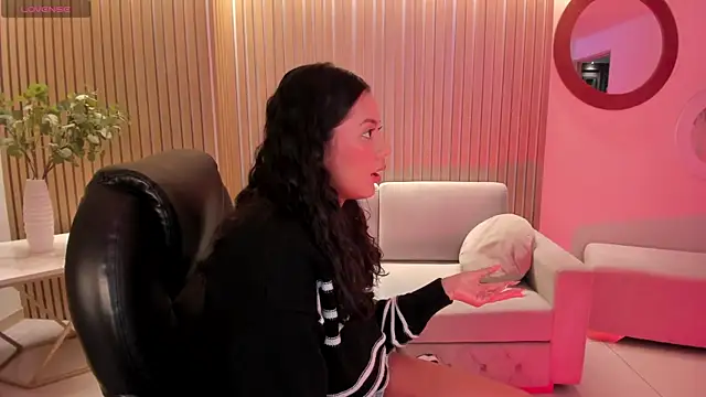 AmbarJames  online show from November 2025 11:40:02 AM