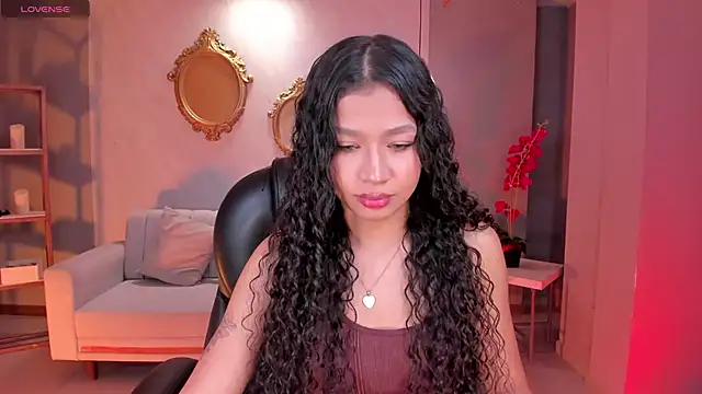 Snapshot of SophieHouston_ chatting on November 2025 04:24:01 AM SophieHouston online show from November 2025 04:24:01 AM