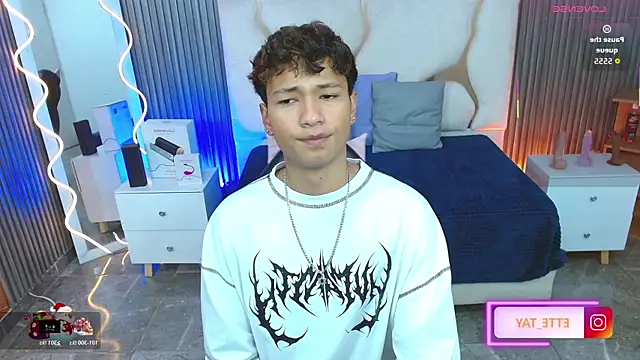 Snapshot of Ette_tay chatting on December 2025 03:33:01 AM Ette tay online show from December 2025 03:33:01 AM