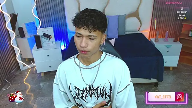 Snapshot of Ette_tay chatting on December 2025 04:00:02 AM Ette tay online show from December 2025 04:00:02 AM