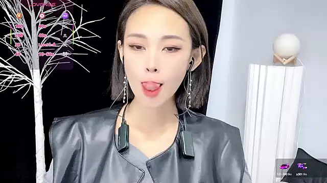 xiaoyue8888 online show from September 2025 01:55:01 AM