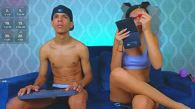 Snapshot of Hotcouple_222 chatting on September 2025 07:32:01 AM Hotcouple 222 online show from September 2025 07:32:01 AM