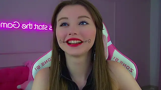 KeiraAsti online show from November 2025 06:19:01 PM