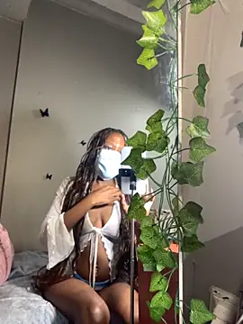 Snapshot of StrawberryXpeach chatting on March 2026 05:23:02 PM StrawberryXpeach online show from March 2026 05:23:02 PM