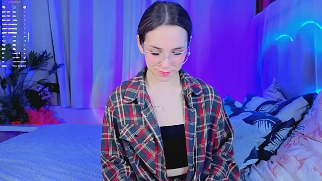 -CindyLou online show from November 2025 05:17:01 AM