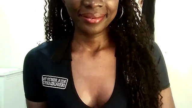 Snapshot of Chatdoll2 chatting on October 2025 04:07:02 PM Chatdoll2 online show from October 2025 04:07:02 PM