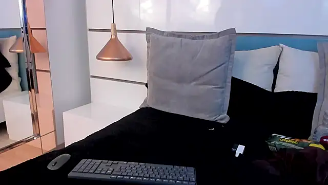 Ashkoreh online show from December 2025 08:04:02 PM