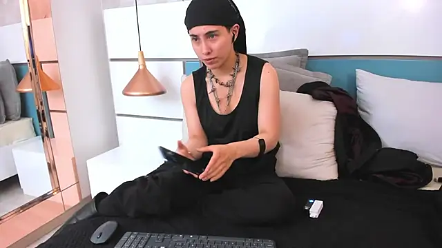 Ashkoreh online show from March 2026 09:34:02 PM