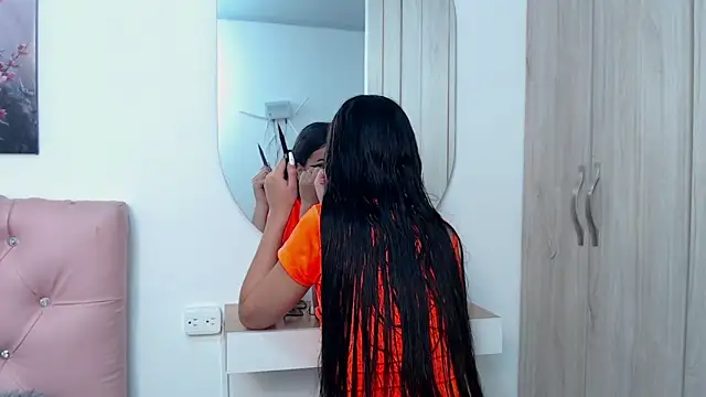 Snapshot of pinky_f00x chatting on December 2025 07:21:01 PM pinky f00x online show from December 2025 07:21:01 PM