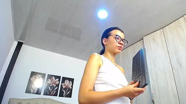 Snapshot of pinky_f00x chatting on March 2026 07:20:02 PM pinky f00x online show from March 2026 07:20:02 PM