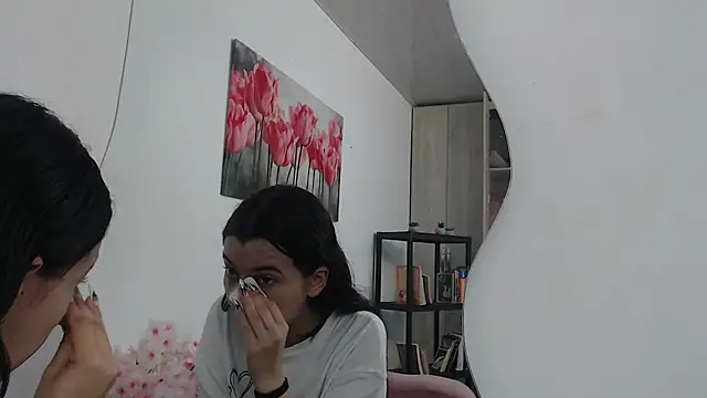 pinky f00x online show from March 2026 07:31:01 PM