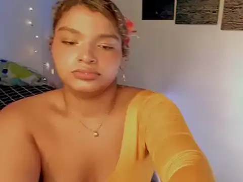 Snapshot of chloe_kisses chatting on April 2026 11:27:01 AM chloe kisses online show from April 2026 11:27:01 AM