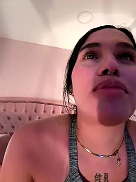 Bella  Wood online show from November 2025 07:57:01 PM