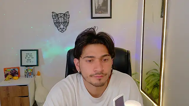 Elian savoy online show from December 2025 11:32:01 PM