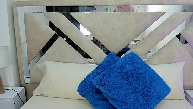 Snapshot of ximena_vasquez8 chatting on January 2026 03:21:01 AM ximena vasquez8 online show from January 2026 03:21:01 AM