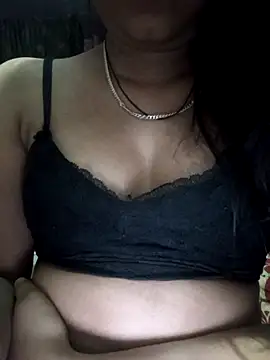 Snapshot of heaven_queen69 chatting on December 2025 06:25:01 PM heaven queen69 online show from December 2025 06:25:01 PM