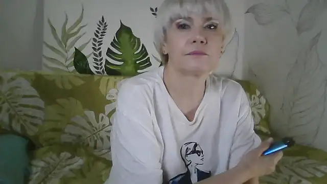 Catty Lady online show from November 2025 04:58:02 PM