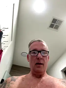 Reacher110565 online show from September 2025 09:46:01 AM