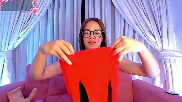 Snapshot of ZoeWestt chatting on December 2025 05:12:02 AM ZoeWestt online show from December 2025 05:12:02 AM