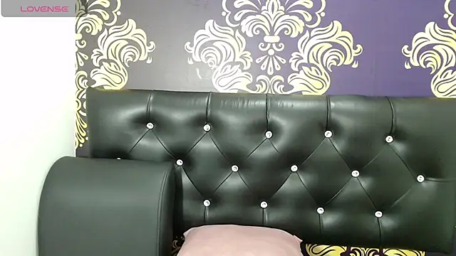 Snapshot of BigBoobs_Goddess chatting on October 2025 03:18:02 PM BigBoobs Goddess online show from October 2025 03:18:02 PM