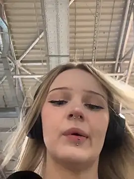 Snapshot of softlyblessed chatting on October 2025 02:29:02 PM softlyblessed online show from October 2025 02:29:02 PM