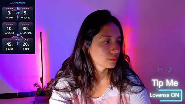 Sarasavage online show from May 2026 12:44:01 PM