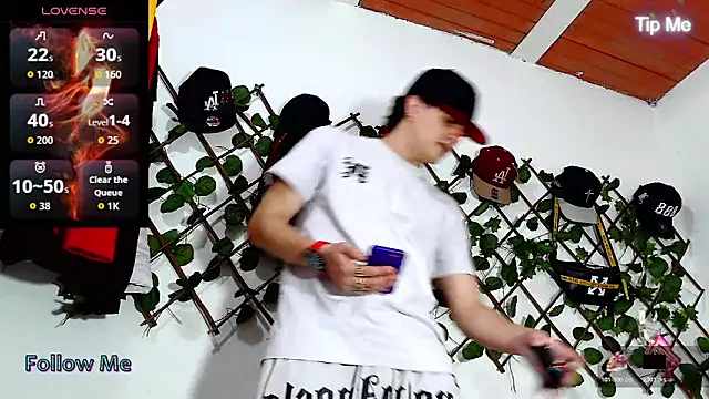 Snapshot of Themasterhades_777 chatting on March 2026 01:12:02 AM Themasterhades 777 online show from March 2026 01:12:02 AM