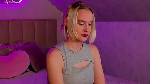 Carolin Miller online show from October 2025 05:41:02 AM