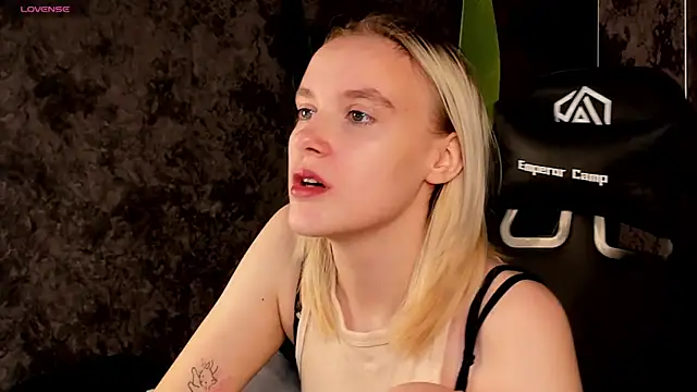 Carolin Miller online show from October 2025 05:46:01 AM